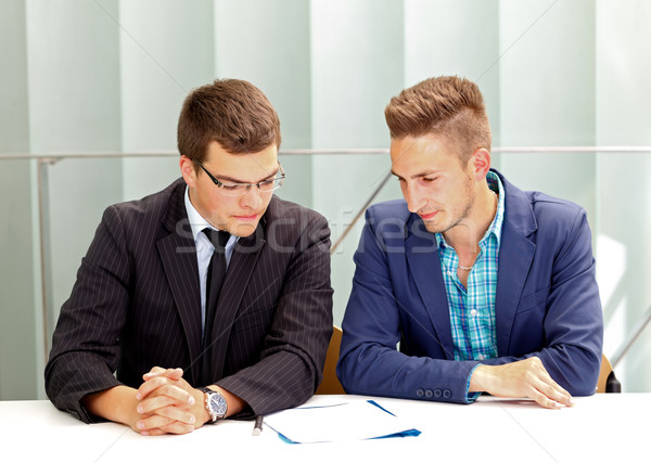 Foto stock: Contrato · assinatura · empresário · parceiro · papel · escrita