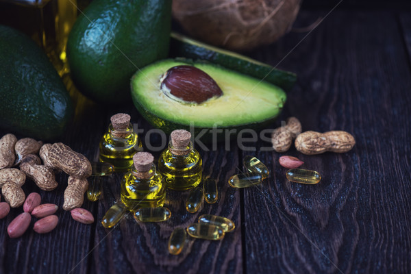 Forrás omega 3 olaj avokádó halolaj tabletták Stock fotó © olira