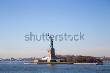 Statuie libertate New York insulă bac barcă Imagine de stoc © oliverfoerstner