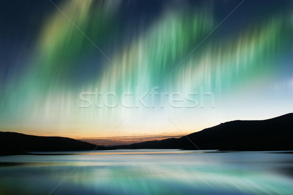 Noordelijk lichten water bomen nacht Stockfoto © oorka