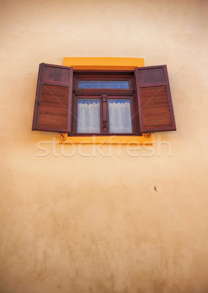 Pencereler ahşap açmak kahverengi Stok fotoğraf © orla