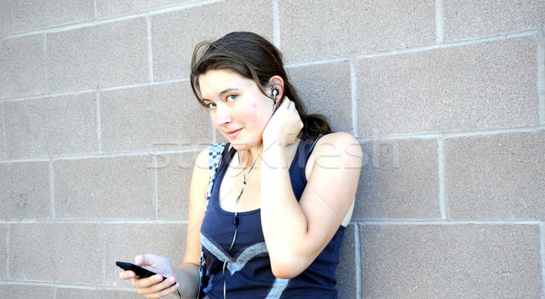 Adolescente femminile parlando telefono cellulare donna donne Foto d'archivio © oscarcwilliams