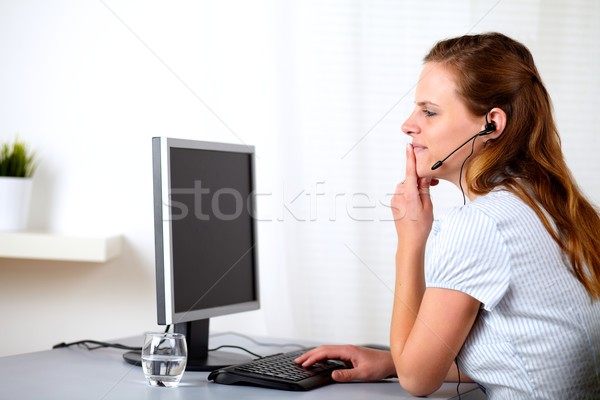 Femeie recepţioner call center portret casca Imagine de stoc © pablocalvog