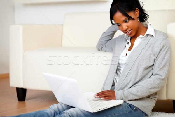 Stockfoto: Zwarte · vrouw · internet · portret · home · laptop