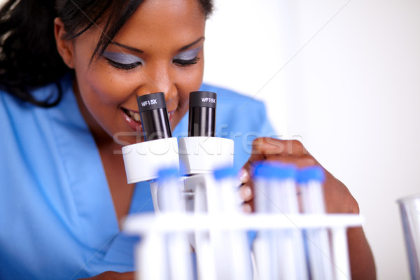 Medycznych lekarza kobieta mikroskopem szpitala Zdjęcia stock © pablocalvog
