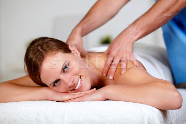 Piękna młoda kobieta masażu portret zawodowych Zdjęcia stock © pablocalvog