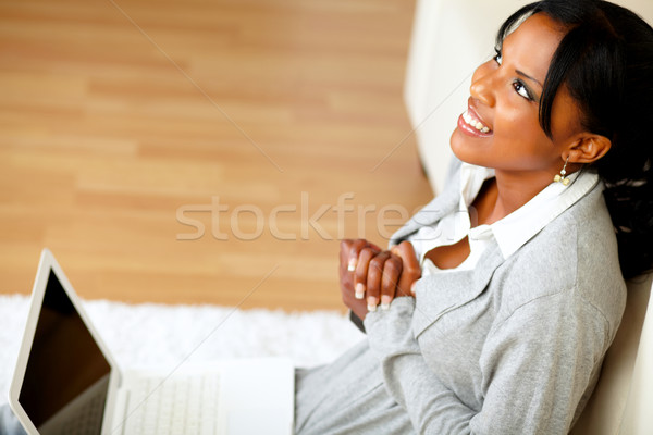 Stockfoto: Jonge · zwarte · vrouw · vergadering · home · vloer · top