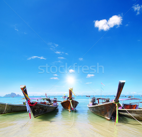 Plage tropicale bateaux mer Thaïlande ciel océan [[stock_photo]] © Pakhnyushchyy