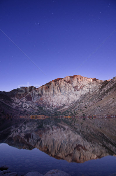 Lac laurier montagne tôt le matin visible [[stock_photo]] © pancaketom