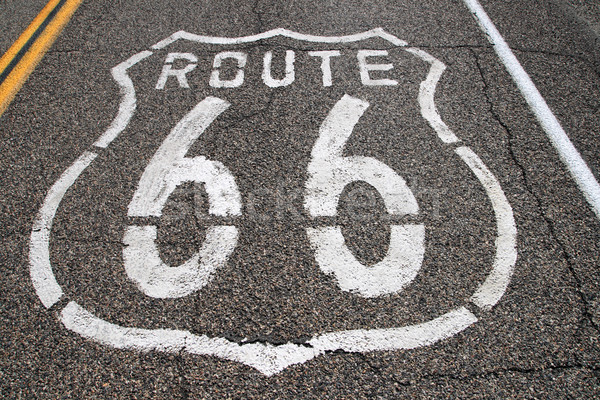 Route 66 kaldırım beyaz boya yol anne Stok fotoğraf © pancaketom