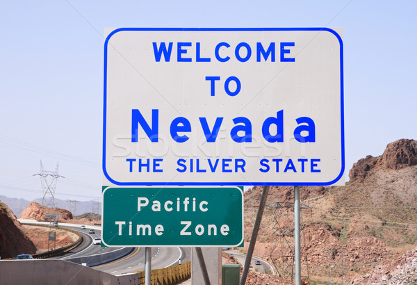 Bem-vindo Nevada assinar rodovia Colorado rio Foto stock © pancaketom