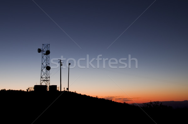 Antena torre silueta microonda cielo Foto stock © pancaketom