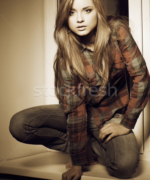 красивой девушки сидят подоконник женщины моде Сток-фото © pandorabox