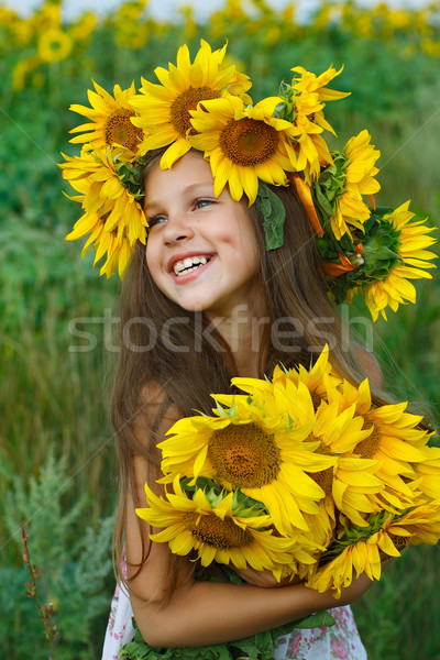 Kleines Mädchen Bereich Baum Gesicht Sonne Haar Stock foto © pandorabox