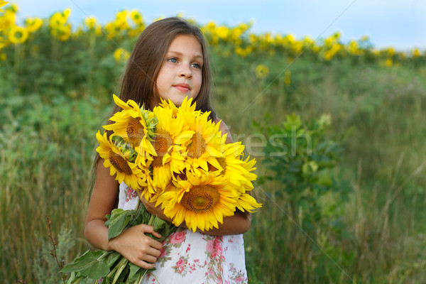 Petite fille domaine arbre visage soleil cheveux [[stock_photo]] © pandorabox