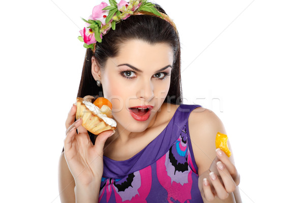 Jóvenes hermosa morena pastel de frutas alimentos cara Foto stock © pandorabox