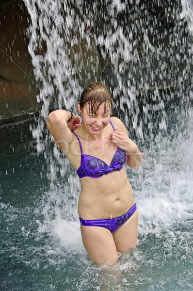 女子 瀑布 常設 游泳池 水 藍色 商業照片 © papa1266