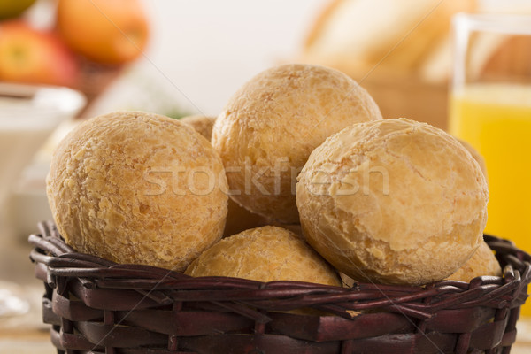 Brânză tabel cafenea dimineaţă pâine fructe Imagine de stoc © paulovilela