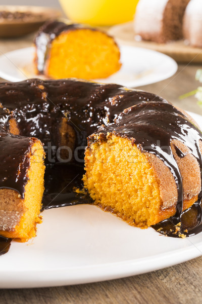 [[stock_photo]]: Gâteau · aux · carottes · chocolat · tranche · table · fond · gâteau