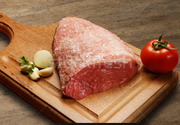 Brut viande bois planche à découper papier alimentaire Photo stock © paulovilela