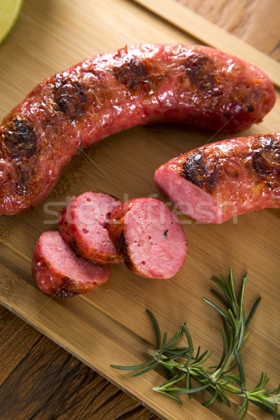 Carne la gratar carnati roşii gratar grătar Imagine de stoc © paulovilela