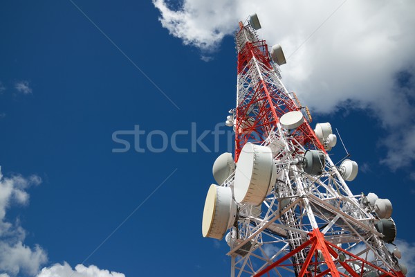 Telekommunikáció torony kilátás felhős égbolt televízió Stock fotó © pedrosala