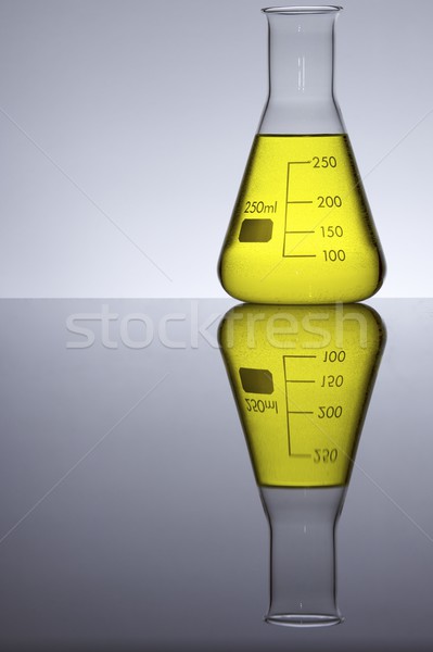 Zdjęcia stock: Laboratorium · żółty · płynnych · tle · przemysłu