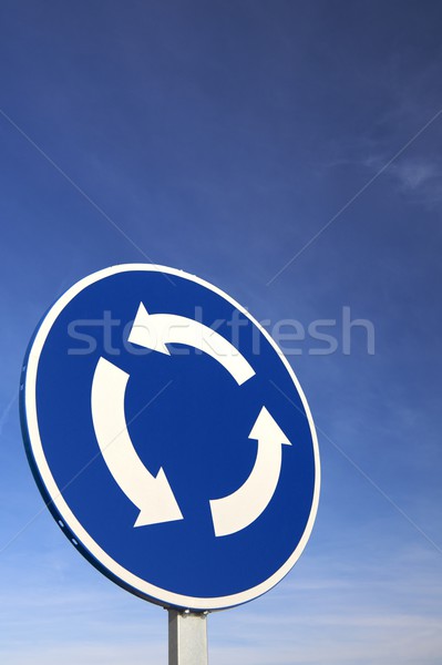 Kreisverkehr Signal blauer Himmel Himmel Stadt Hintergrund Stock foto © pedrosala