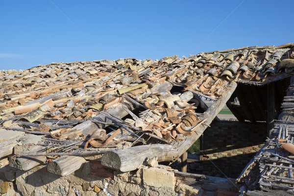 ストックフォト: 捨てられた · 屋根 · ファーム · 建物 · 破壊された · 木材