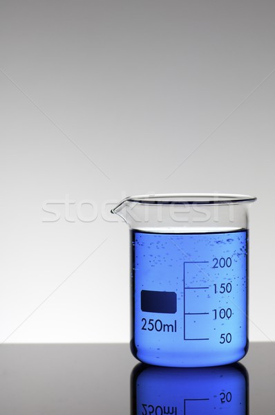 химический стакан синий жидкость фон медицина промышленности Сток-фото © pedrosala