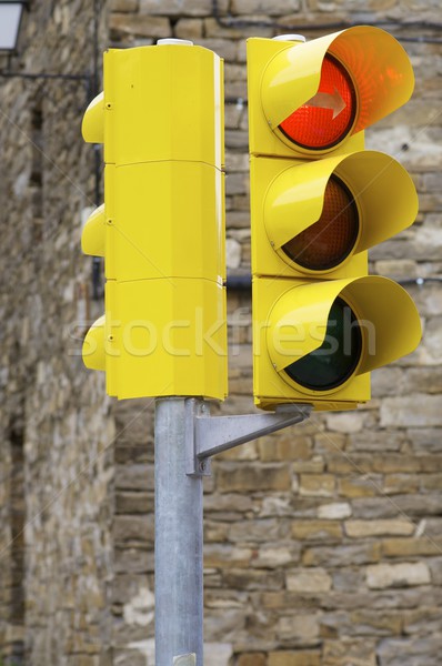 Semafor galben constructii urban roşu Imagine de stoc © pedrosala