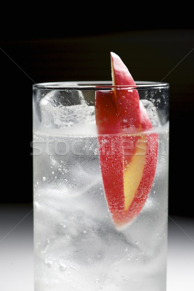 Ginebra manzana servido vidrio agua hielo Foto stock © pedrosala