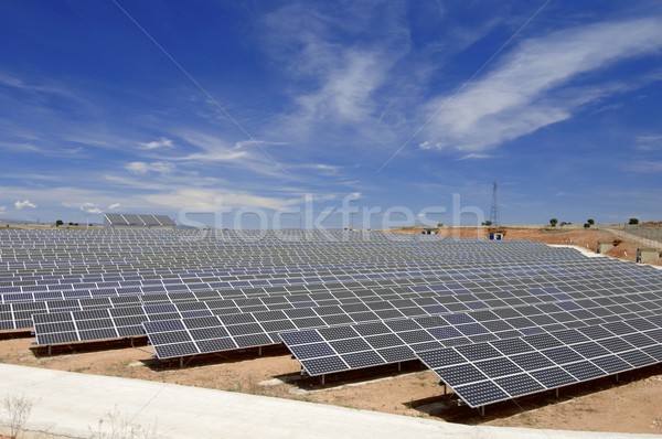 Güneş alan görmek dev yenilenebilir elektrik Stok fotoğraf © pedrosala