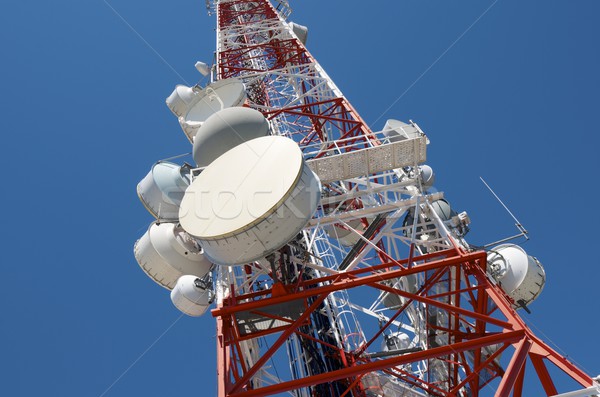 Telecommunicatie toren bodem blauwe hemel business Stockfoto © pedrosala