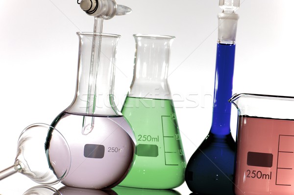 Laboratorium wyposażenie kolorowy płynnych szkła zdrowia Zdjęcia stock © pedrosala