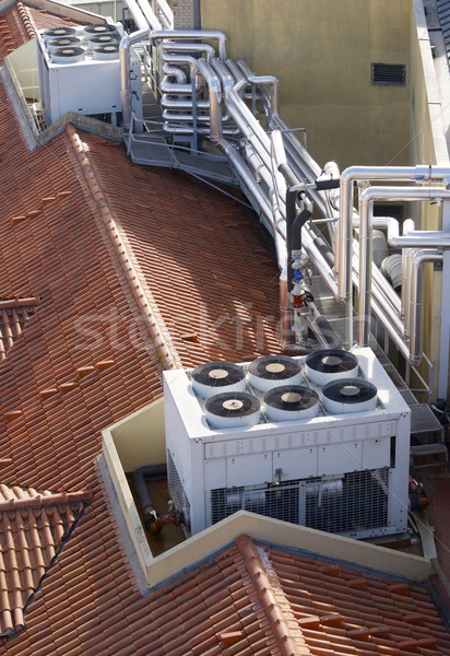 Stockfoto: Airconditioning · reusachtig · groep · dak · gebouw