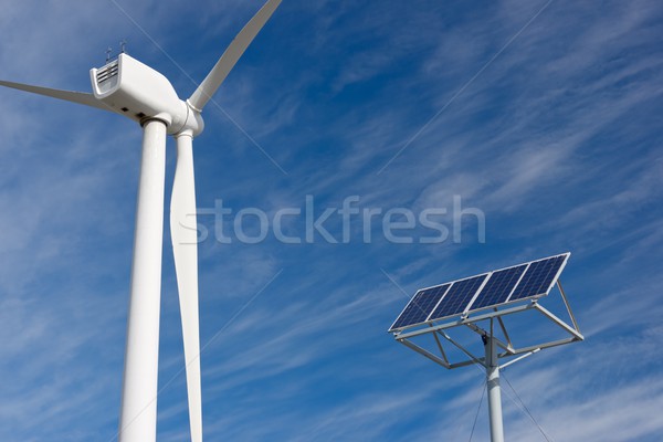 Erneuerbare Energien Windmühle Photovoltaik Panel Energie Produktion Stock foto © pedrosala