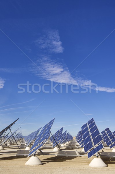 Energía solar grupo fotovoltaica paneles solares producir Foto stock © pedrosala