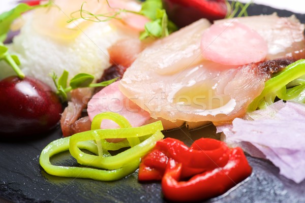 Salata de ton smântână servit tava alimente Imagine de stoc © pedrosala