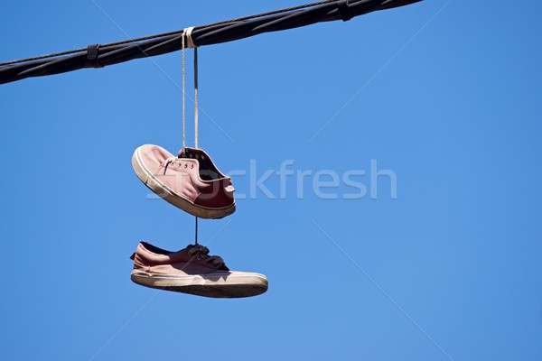 Stock fotó: Sportcipők · öreg · akasztás · égbolt · háttér · kék