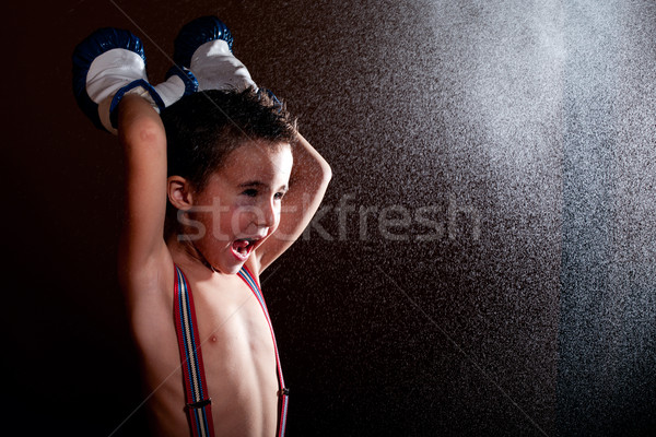 Kicsi fiú győzelem nedves fogszabályozó siker Stock fotó © pekour