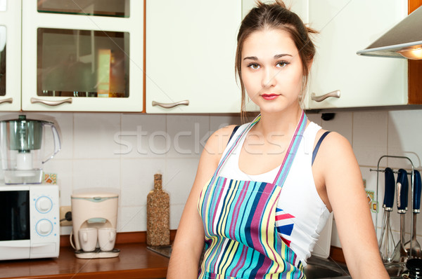 [[stock_photo]]: Jeunes · asian · ménagère · domestique · cuisine · coloré