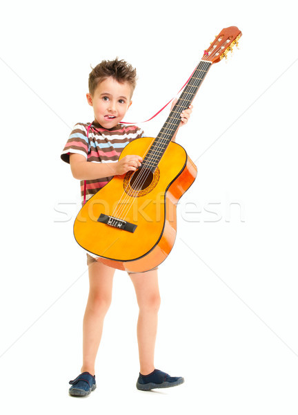 Foto d'archivio: Piccolo · ragazzo · chitarra · acustica · isolato · bianco · bambino