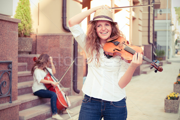 Vrouwen spelen viool cello straat vrouw Stockfoto © pekour