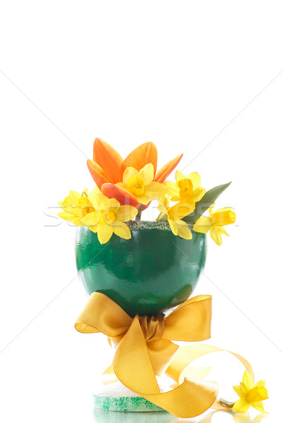 水仙 花束 黃色 鬱金香 綠色 花瓶 商業照片 © Peredniankina