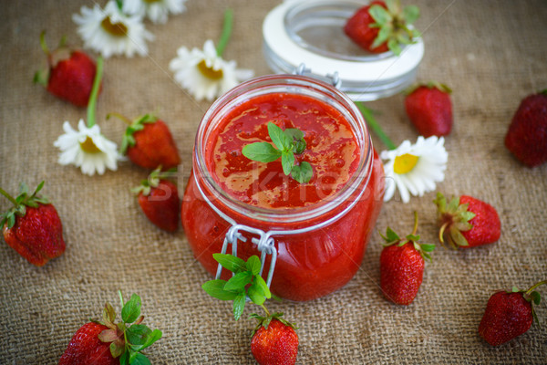 Erdbeere Marmelade Glas jar Erdbeeren Tabelle Stock foto © Peredniankina