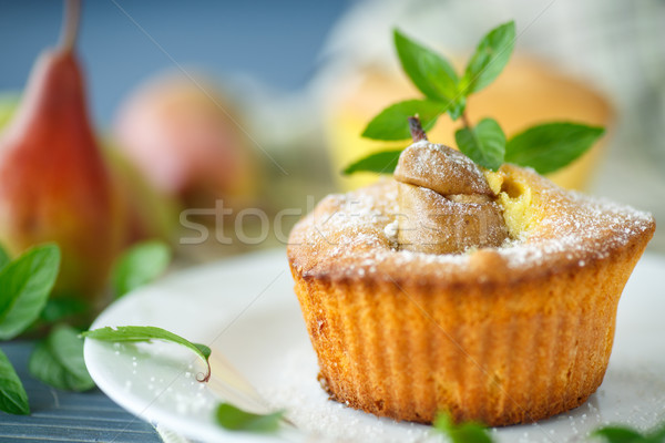 Muffins Birne süß mint Holztisch Essen Stock foto © Peredniankina