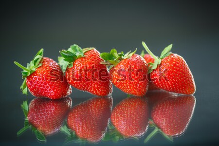 ripe red strawberries Stock photo © Peredniankina