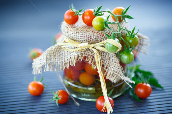 Tomates marinado especias mesa de madera alimentos vidrio Foto stock © Peredniankina