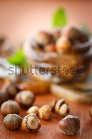 Stockfoto: Hazelnoot · vers · hazelnoten · shell · houten · tafel · voedsel